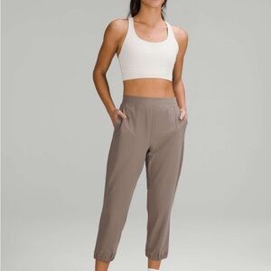 New with Tags Lululemon Adapted State High-Rise Cropped Jogger in Rover - Size 4